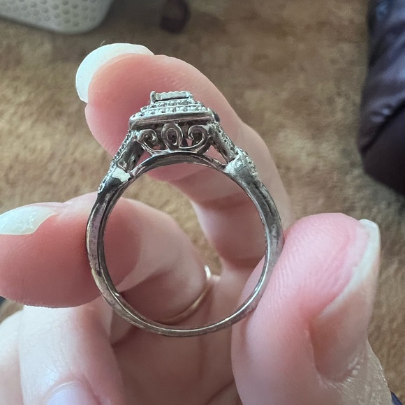 925 Sterling Silver Diamond Halo Setting Wedding
Engagement Ring. - Picture 13 of 17